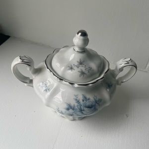 Sugar bowl 💙  Blue Garland (Bavarian Backstamp) by Johann Haviland